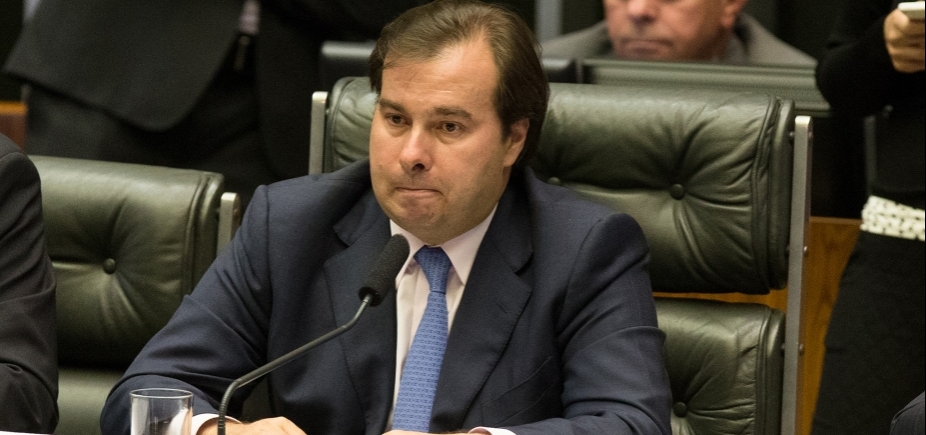 Governo tem que ʹconstruir votosʹ para aprovar reforma da Previdência, diz Maia