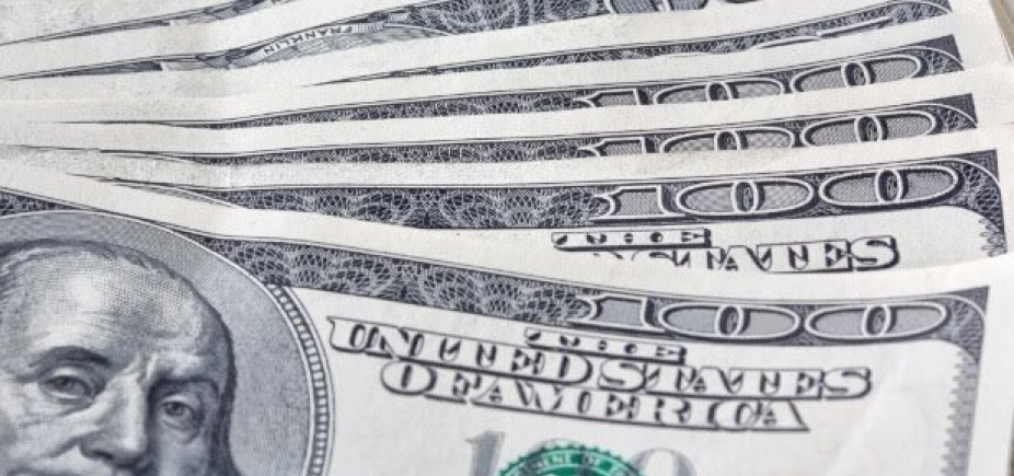 Dólar sobe a quase R$ 3,28 após temor sobre reforma da Previdência