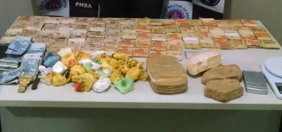 Apontado como \"contador\" do tráfico, jovem é preso com drogas e mais de R$ 24 mil em espécie