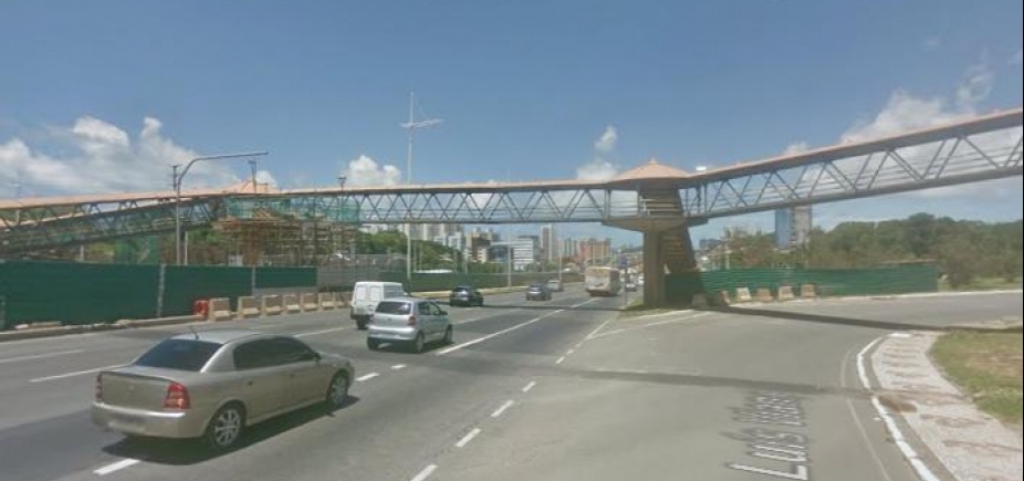Av. Paralela sofre interdição nesta quinta e sexta-feira para remoção de passarela