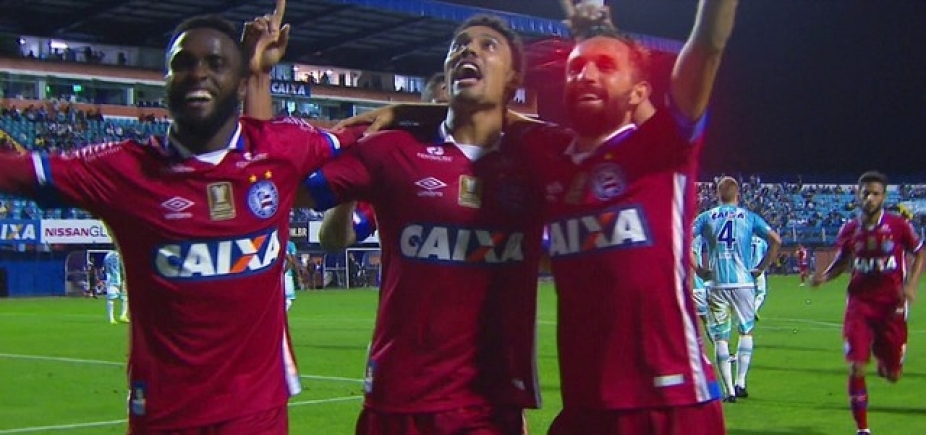 Bahia vira contra o Avaí fora de casa por 2 a 1 e encosta na zona da Libertadores