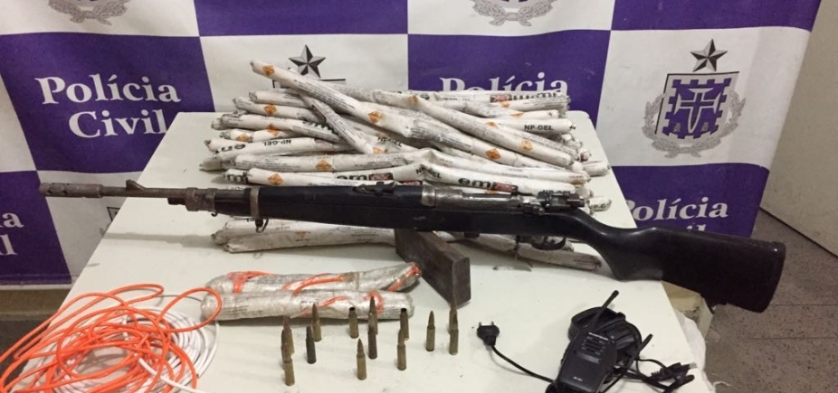 Polícia apreende fuzil e 71 bastões de dinamite durante operação em Juazeiro
