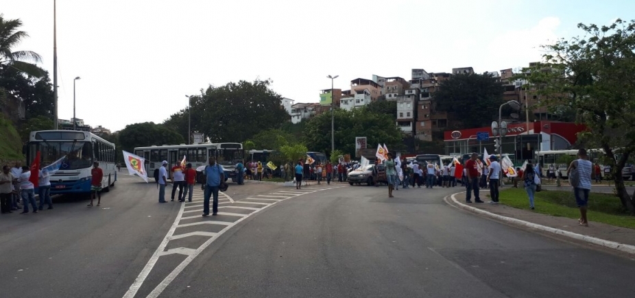 Protesto contra reforma trabalhista congestiona vias de Salvador; confira trânsito 