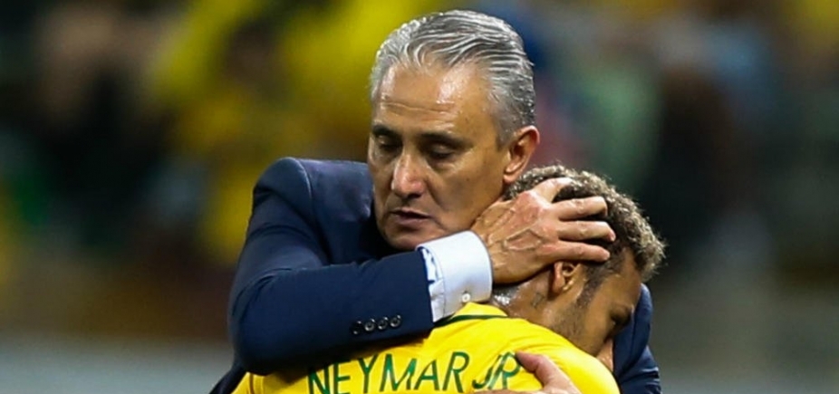Tite sai em defesa de Neymar e atacante vai às lágrimas em entrevista na França; veja vídeo