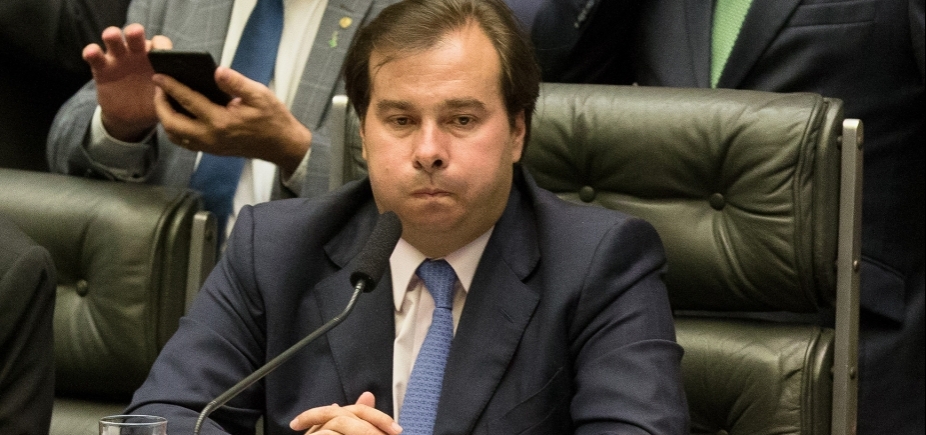 Falta esclarecimento por parte do governo, diz Maia sobre reforma da Previdência