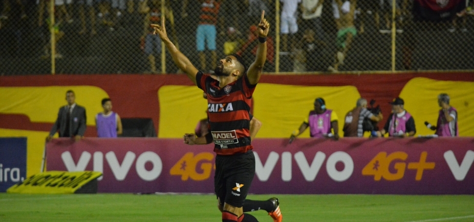 Atacante do Vitória é absolvido de acusação de injúria racial no STJD