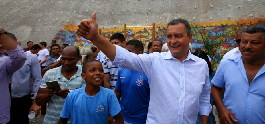 Rui inaugura obra de contenção de encosta na Rua Represa, em Pirajá