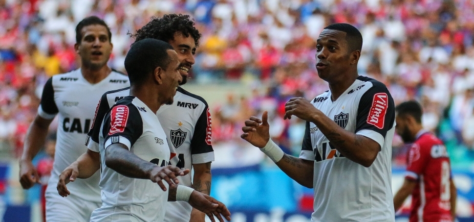 \"Comemorei parecendo que tava na micareta de Feira\", diz Robinho após gols contra o Bahia