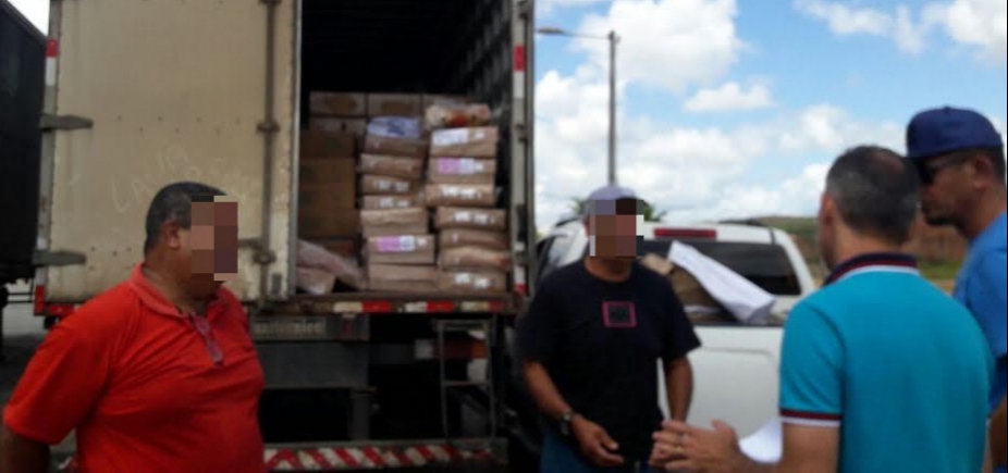 Dupla suspeita de roubar carga com mercadorias de supermercado em Alagoinhas é presa