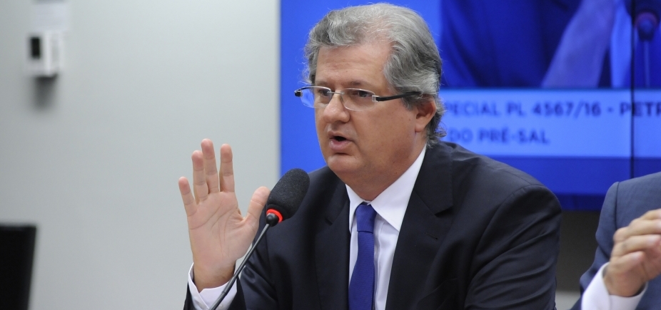 Jutahy desconversa sobre saída de Imbassahy do PSDB: \"Se quiser ser deputado, não sairá\"