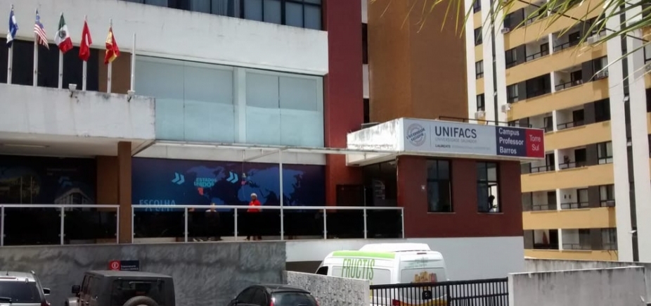 Polícia prende acusado de assediar sexualmente alunas da Unifacs
