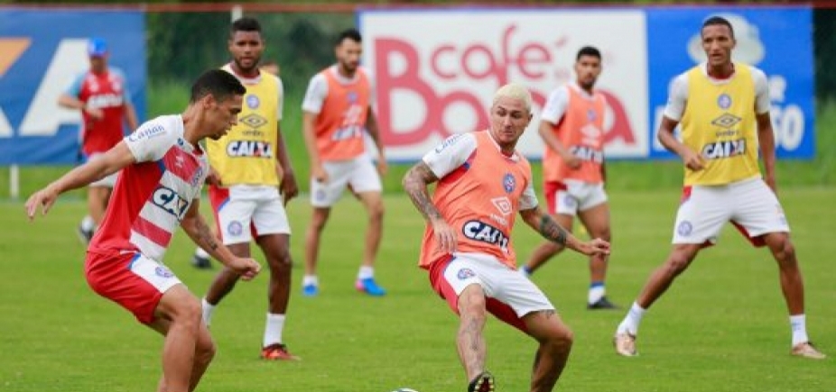 Com apenas três titulares, Bahia treina para enfrentar o Santos