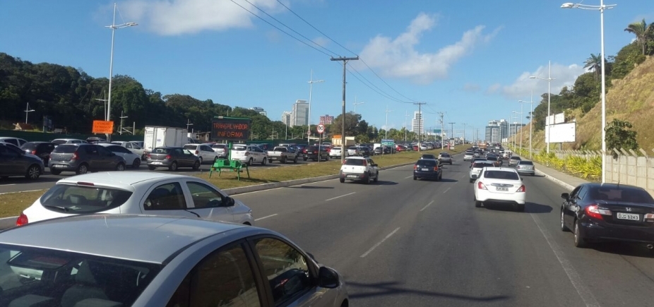 Cidade Baixa e Av. Paralela têm tráfego lento nesta sexta; confira trânsito 