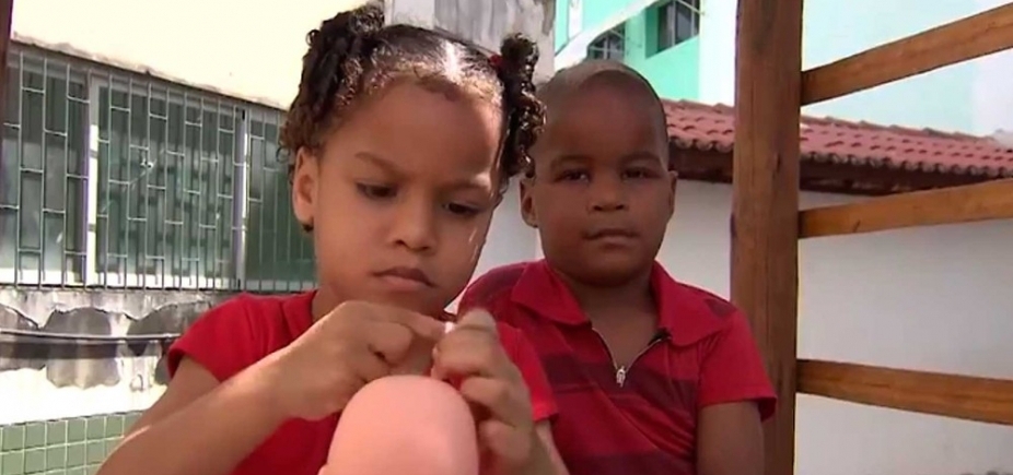 Crianças abandonadas em Salvador podem ser levadas para adoção; Justiça procura familiares