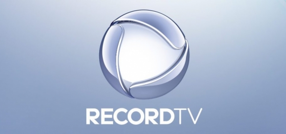 Carro de reportagem da RecordTV perde o freio e bate em outros três veículos 