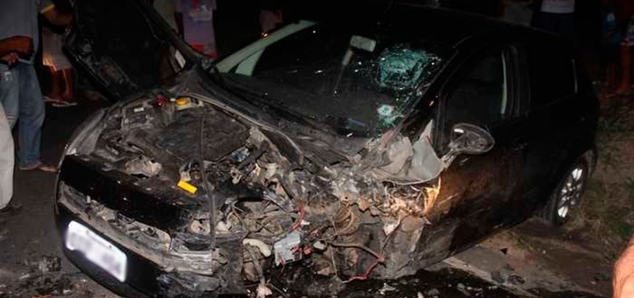 Motorista morre e outro fica ferido após acidente entre dois carros em Valente