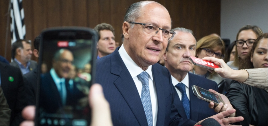 Eleição de 2018 será diferente por não ter ʹfator reeleiçãoʹ, afirma Alckmin