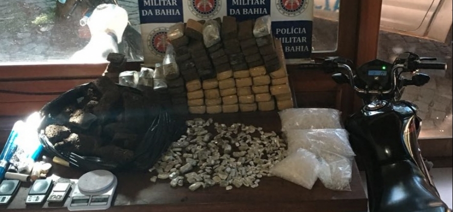 PM apreende 85 kg de drogas em Arraial DʹAjuda