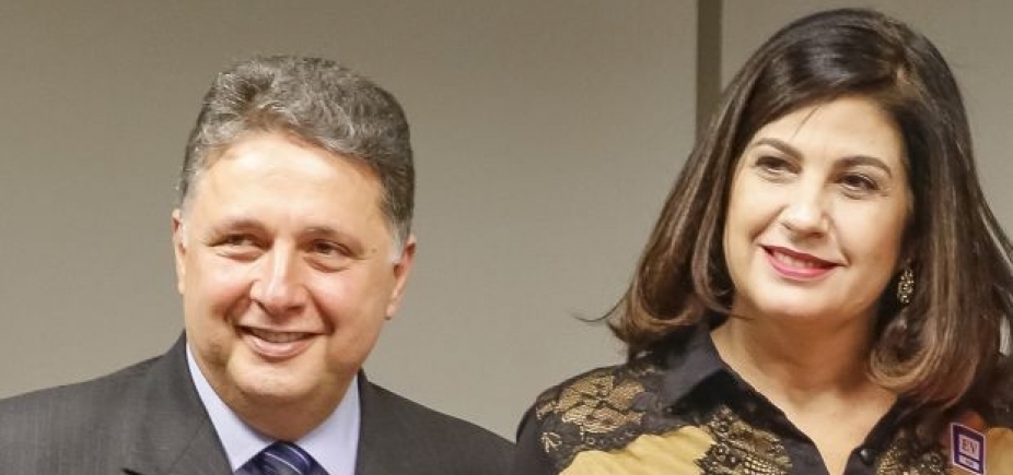 Ex-governadores do RJ, Anthony e Rosinha Garotinho são presos pela PF