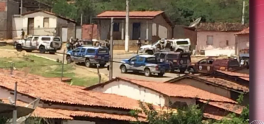 Grupo rouba agência dos Correios, mas deixa dinheiro durante fuga em Encruzilhada