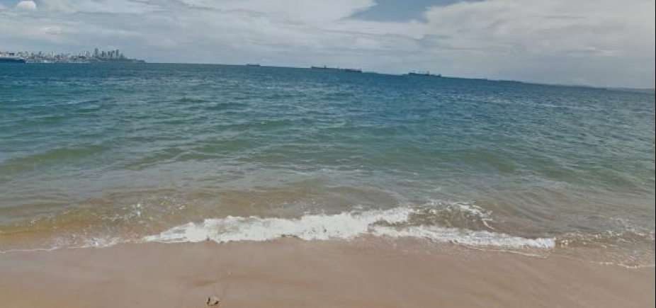 Corpo é encontrado boiando na praia de Boa Viagem 