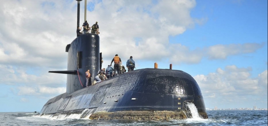 Marinha da Argentina confirma explosão em região de desaparecimento do submarino