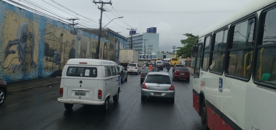 Choveu! Motoristas sinalizam defeito em sinaleiras na Cidade Baixa 