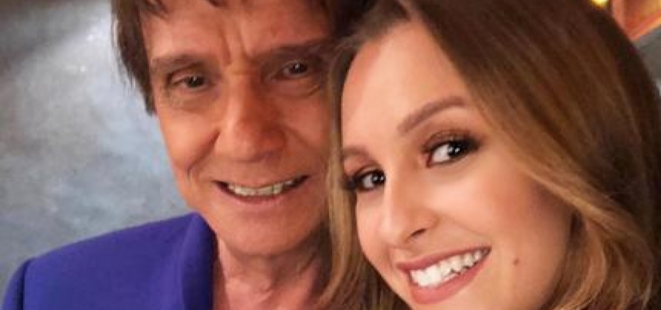 Carla Diaz se derrete por Roberto Carlos: \"Cantou olhando nos meus olhos\"