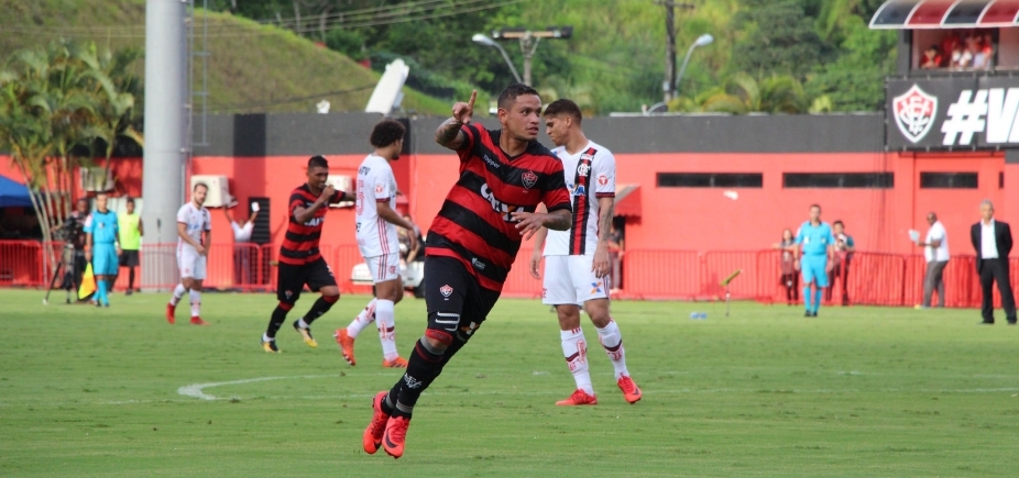 Vitória perde para o Flamengo por 2 a 1, mas fica na Série A do Brasileirão 