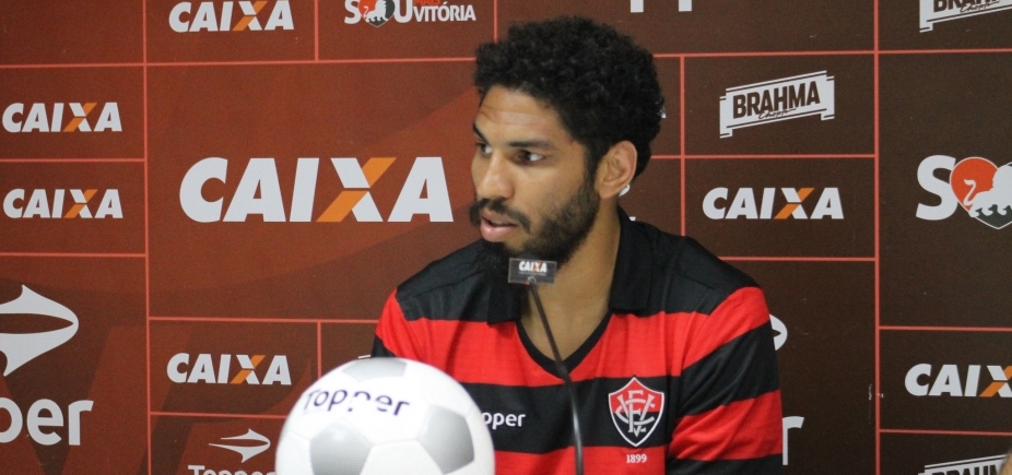 Zagueiro do Vitória desabafa após derrota para o Flamengo: "Fizeram merda aqui"