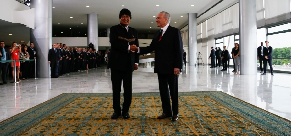 Durante visita à Brasília, Evo Morales assina acordo nas áreas de defesa e transporte