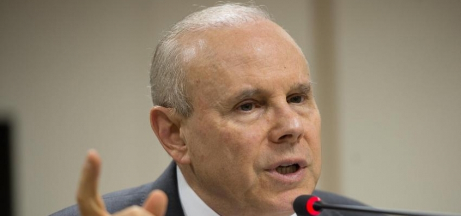 Ex-presidente da Petrobras diz que Mantega tinha palavra final sobre reajuste