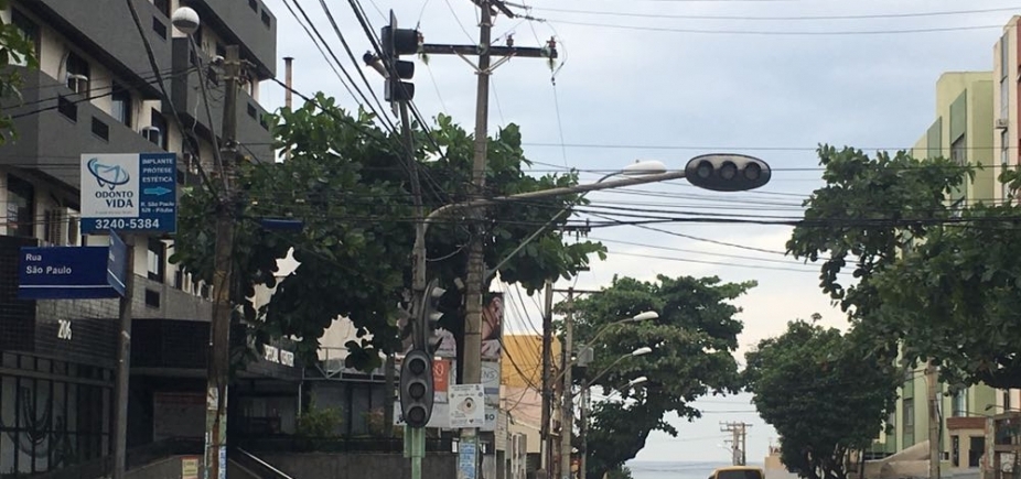 Após chuvas, semáforos deixam de funcionar na Pituba e na Cidade Baixa 