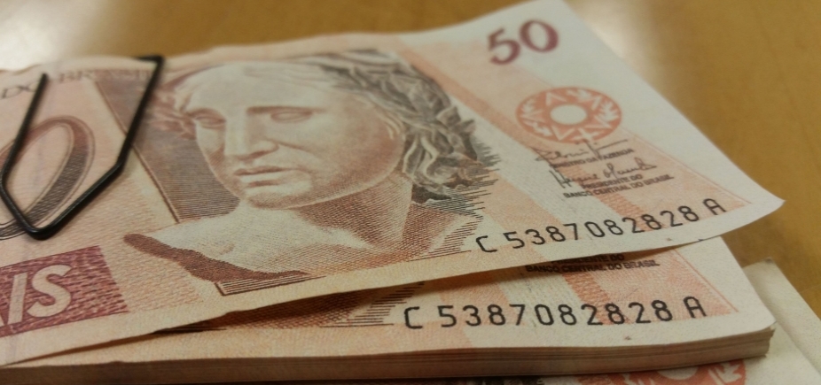 Assistente de perfumaria será indenizada em R$ 5 mil após assalto em horário de trabalho