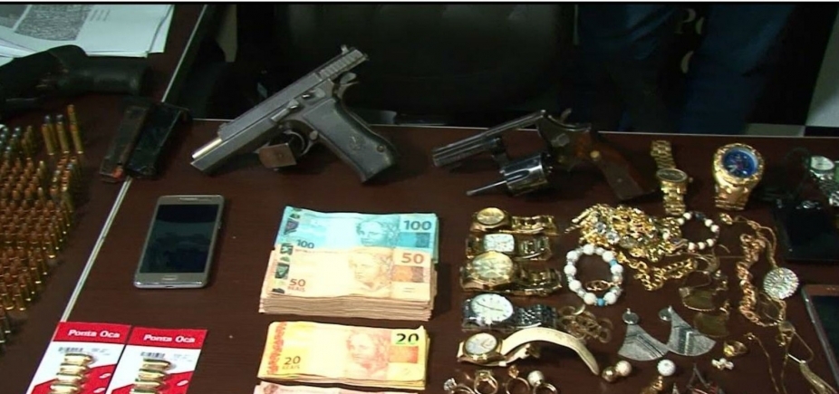 Polícia prende quadrilha com R$ 9 mil, drogas, armas, munições e joias