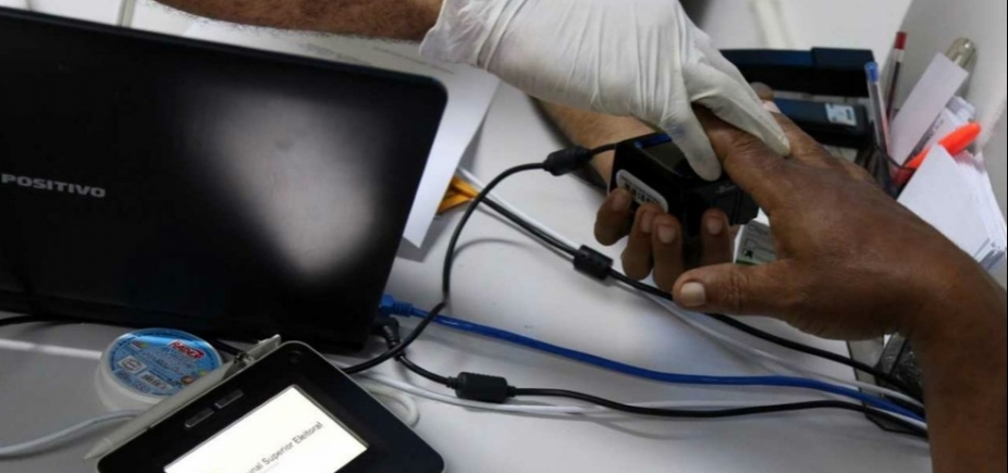 Quase metade dos eleitores de Salvador ainda não fez o recadastramento biométrico