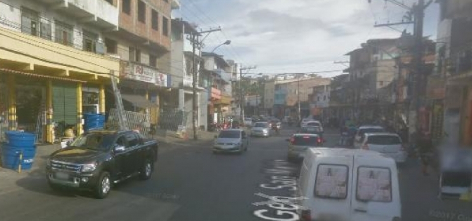 Vazamento de água causa congestionamento na San Martin