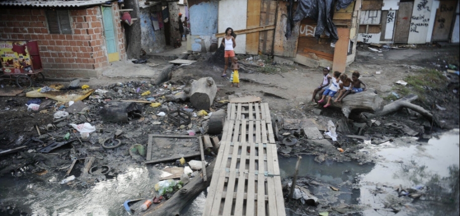 Brasil tem 24,8 milhões de brasileiros em condições de pobreza extrema
