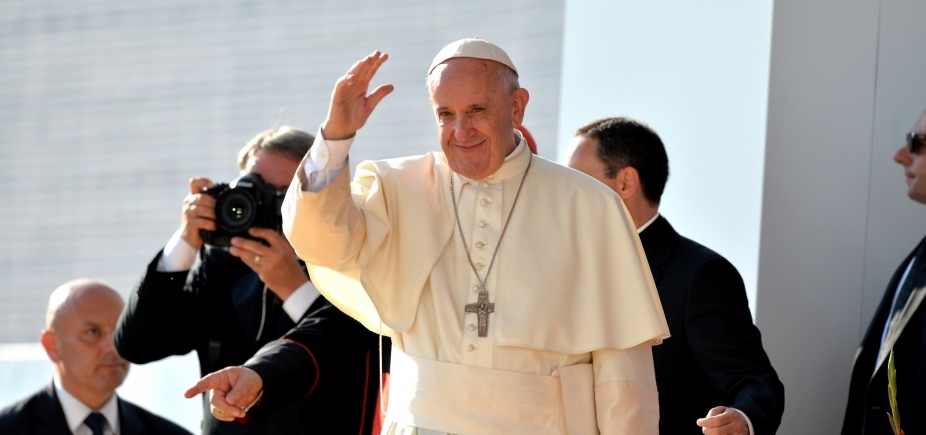 Papa Francisco completa 81 anos em dia com atividades humanitárias