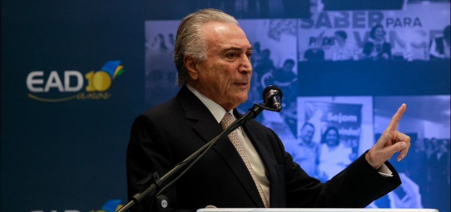 População brasileira não tem ʹapreçoʹ por ʹinstituições, organização e hierarquiaʹ