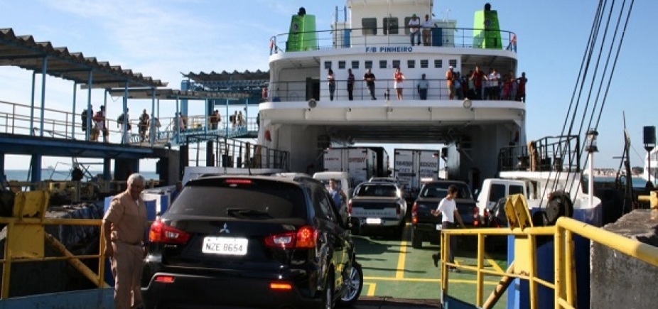 Travessias de lanchas e Ferry têm movimento tranquilo neste sábado