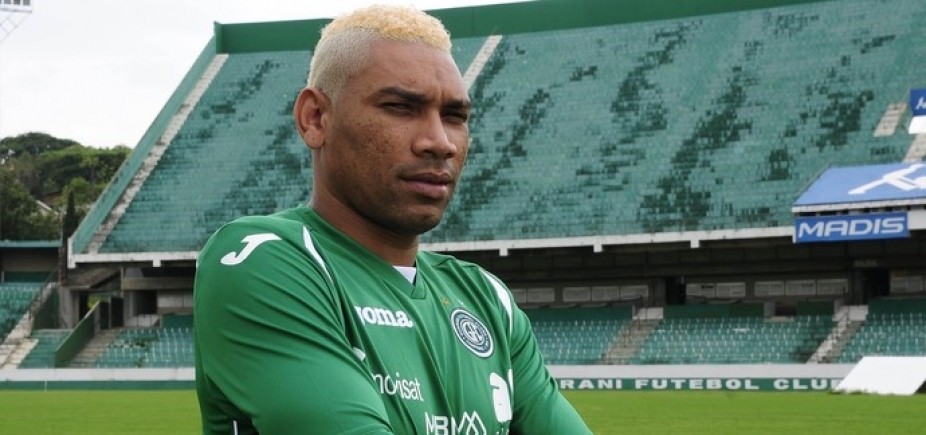 Vitória da Conquista anuncia a contratação de Flávio Caça-Rato