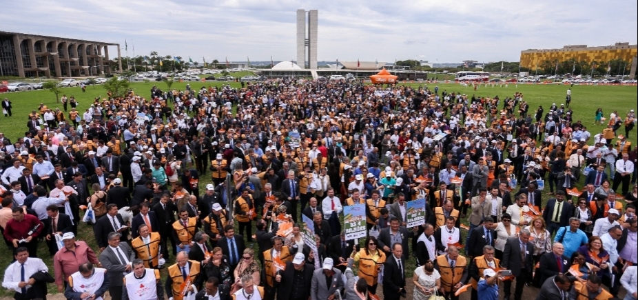 Prefeituras aguardam repasse emergencial de R$ 2 bilhões do governo federal