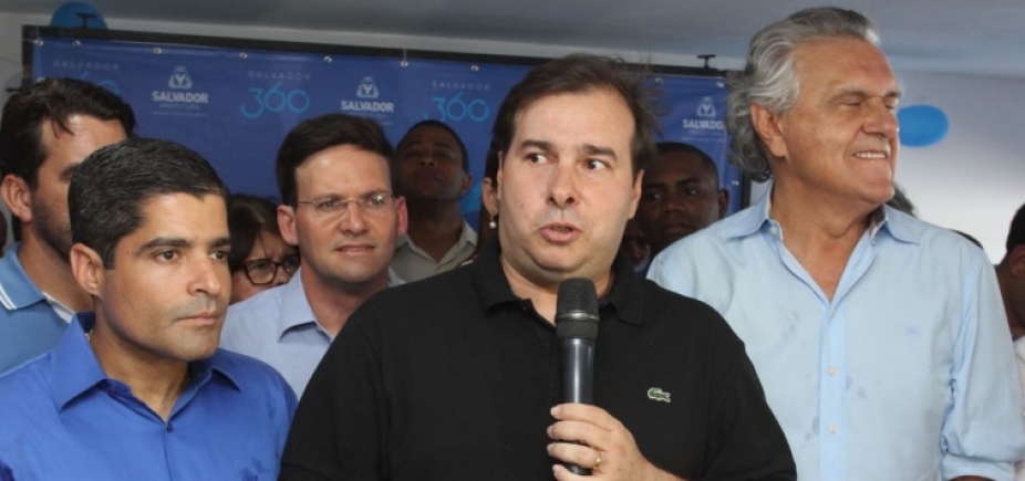 DEM estuda deixar base aliada de Temer para disputar Planalto