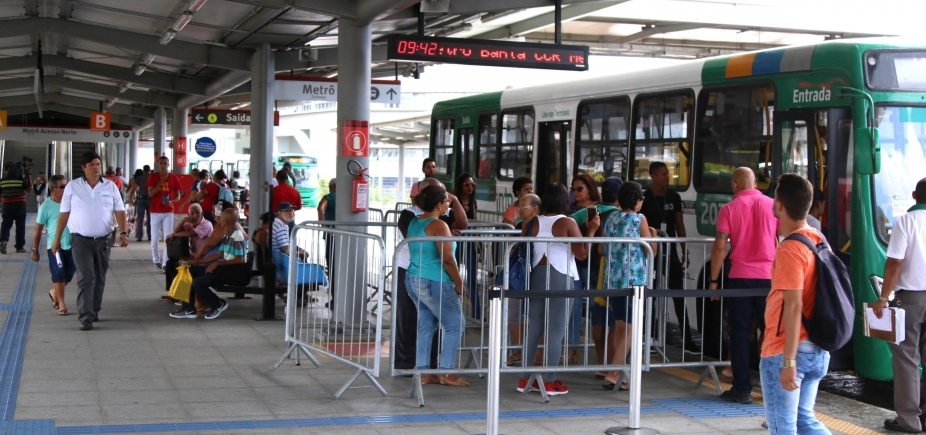 Passagem de ônibus e metrô sobe para R$ 3,70 a partir desta terça