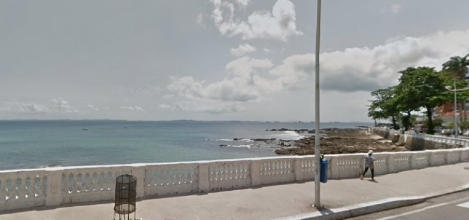 Embarcação naufraga após colidir com lancha em Salvador, diz site