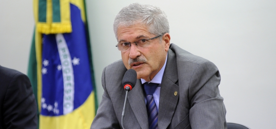 Liderado por Zé Rocha, aliado de Rui, PR é afagado por Temer e garante 25 votos