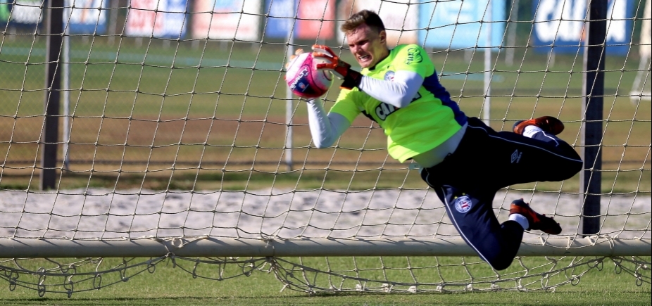 Bahia anuncia contratação de Douglas, ex-goleiro do Avaí