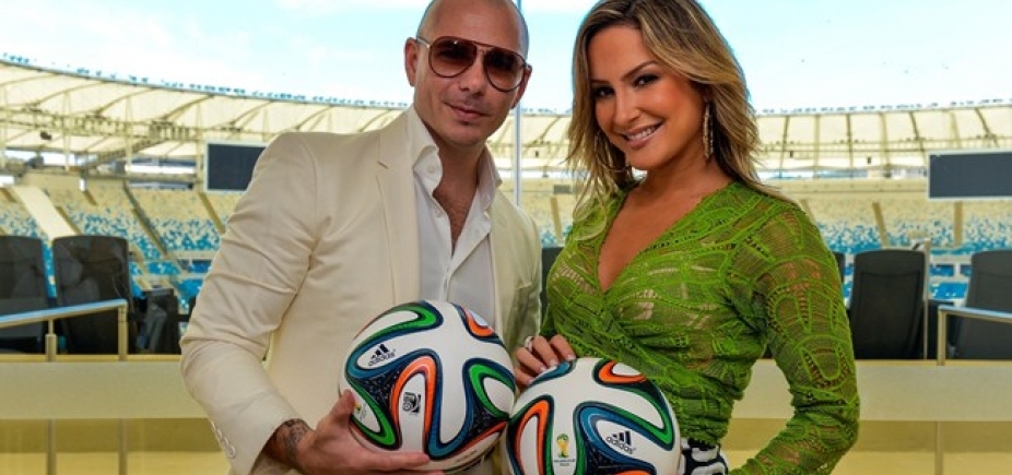 Claudia Leitte anuncia Pitbull como convidado no Carnaval de Salvador