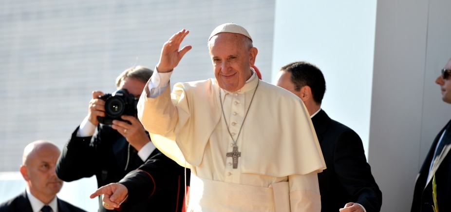 Papa pede integração de imigrantes, apesar de temor ʹlegítimoʹ